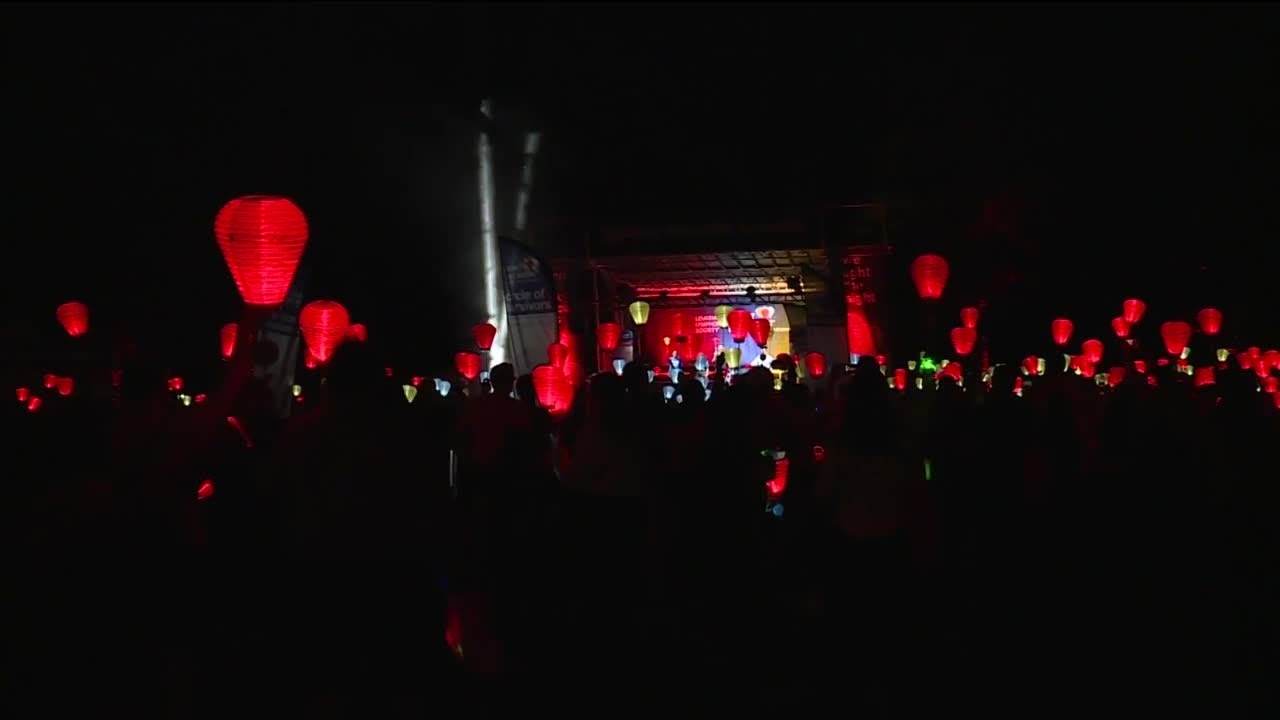 'Amazing' Light the Night Walk honors 'everyone touched by cancer'