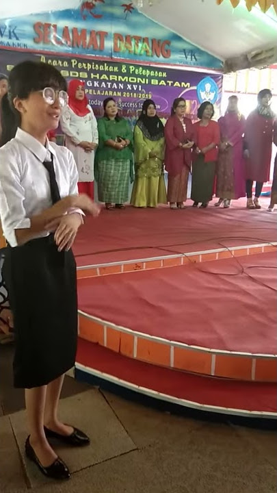 Kini tiba saatnya berpisah...anak2 sekolah dasar HARMONI batam.
