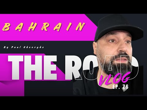 Am văzut două delfinoase și am spus ca este mai bine să ating nisipul de pe lună.