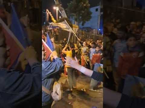 Πανηγυρισμοί έξω από