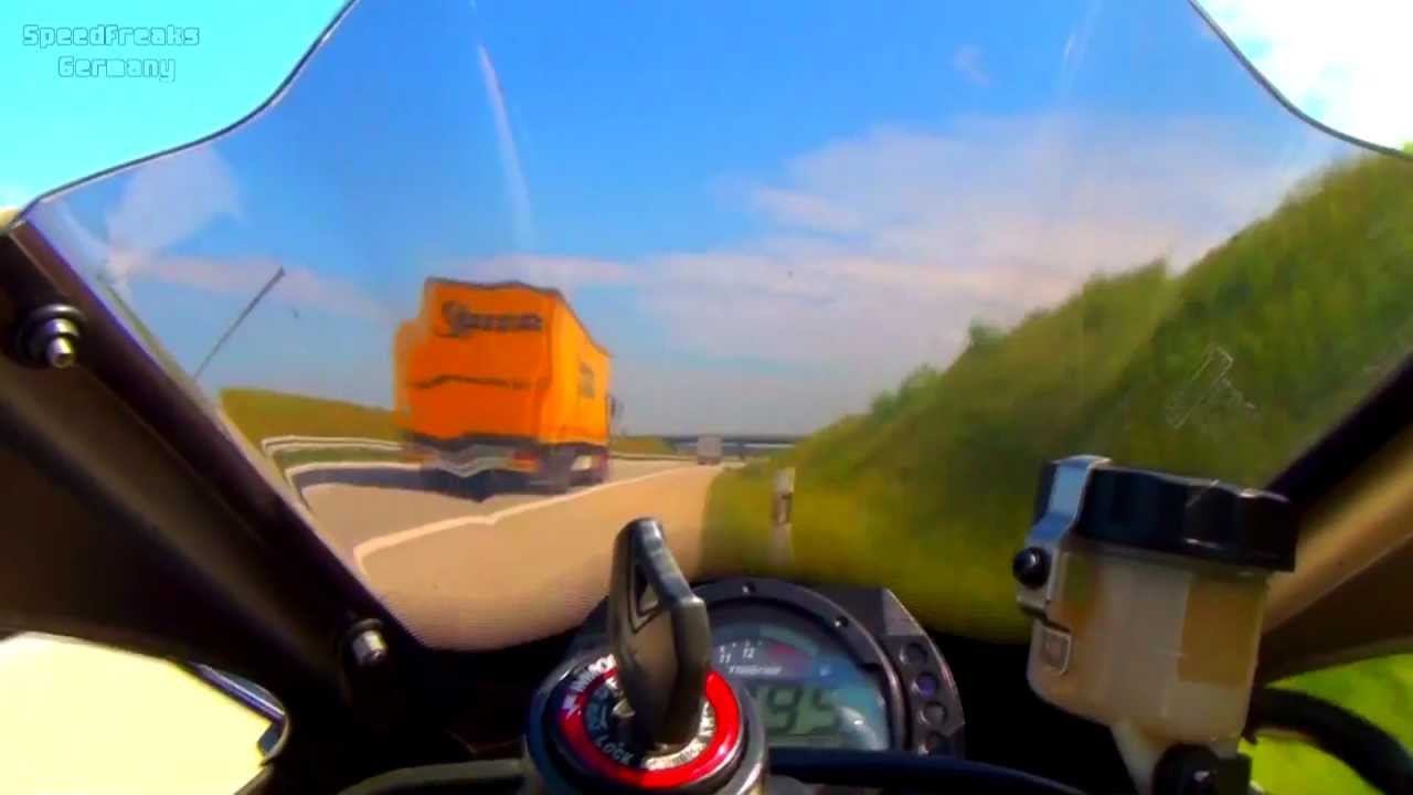 Yamaha R6 vs. Kawasaki ZX10R Highspeed Chase German Autobahn YouTube