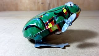 Best jumping windup tin frog ever! Watch him hop!!