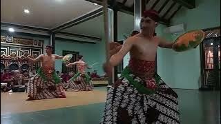 Tari / Beksan Wireng Bandayuda oleh Paguyuban Karawitan Tari (Pakarti) Pura Mangkunegaran Surakarta