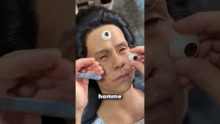 Insérez Une Fausse Figurine 3D Avec Un Œil