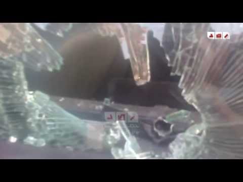 أحد طلقات الرصاص الحي المطلوقة من جانب قوات الجيش والشرطة اخترقت زجاج السيارة من الجانبين  أحد طلقات الرصاص الحي المطلوقة من جانب قوات الجيش والشرطة اخترقت زجاج السيارة من الجانبين