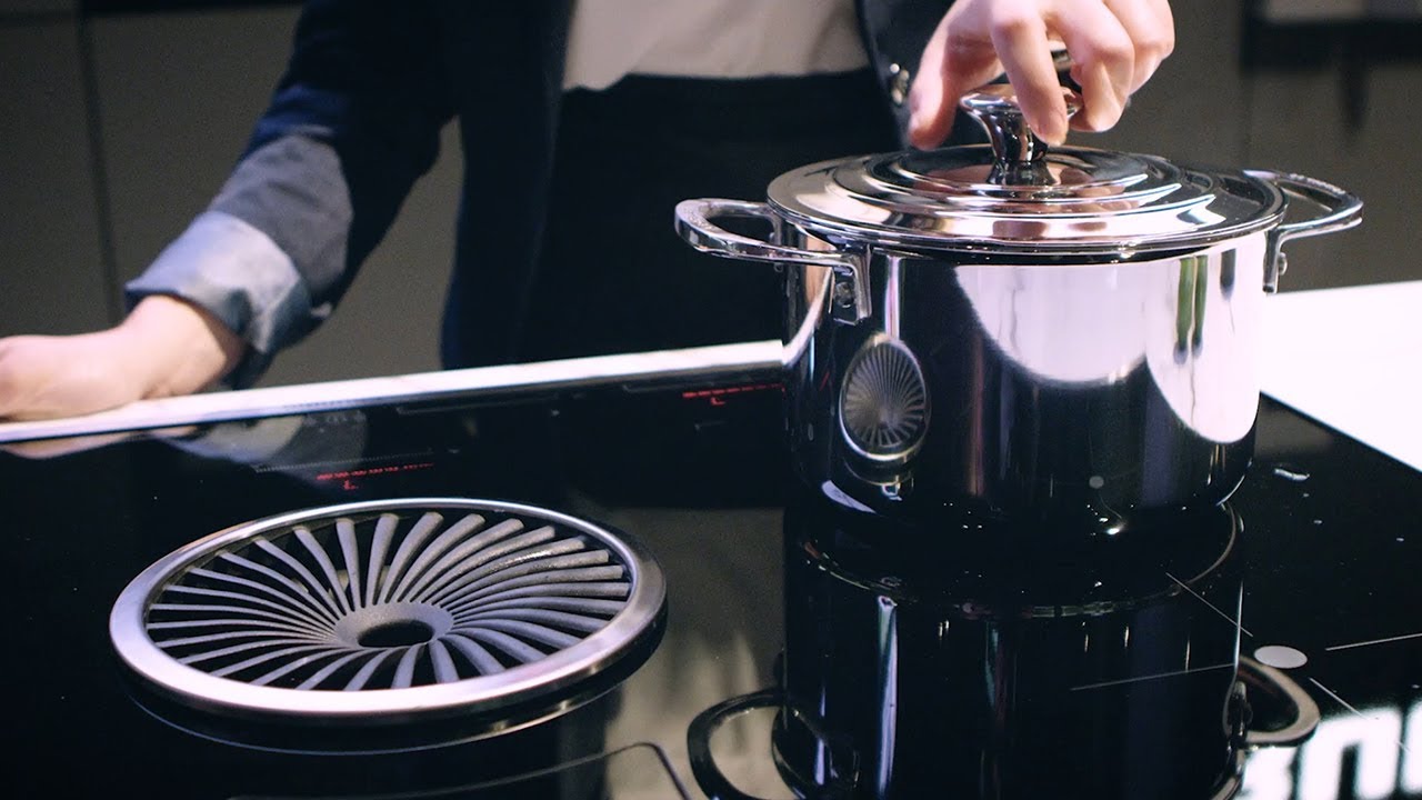 Reine Luft beim Kochen - Das Kochfeld GIEH 824470 X mit integriertem  Dunstabzug | Grundig #IFA2018 - YouTube