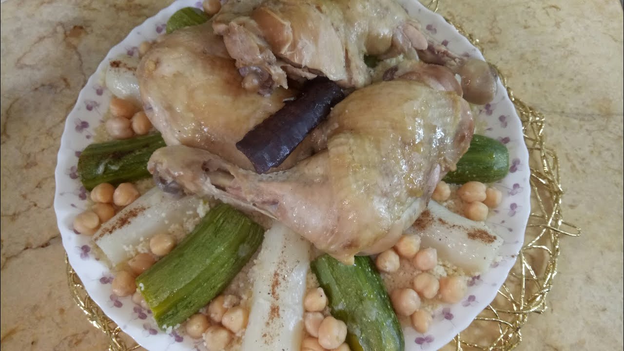 كسكسي بالدجاج مرقة بيضاء وصفة تقليدية عاصمية ولا أروع