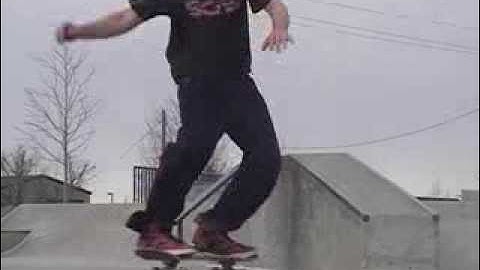 Switch Frontside Noseslide 270