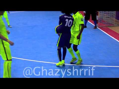 عموري يهدد بحلق شعر لويز