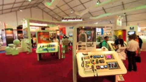 Raymarine shows new e95/e97 and e125/e127 multifunction displays at Dubai International Boat Show