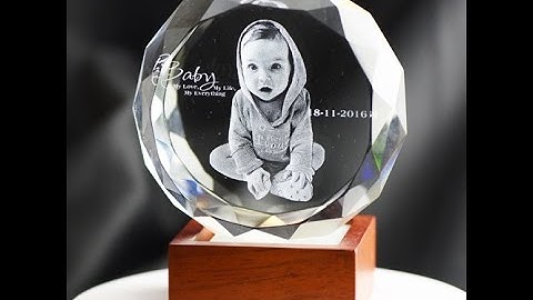 Chân dung pha lê 3D hình hoa hướng dương - chân đế gỗ đèn đổi màu