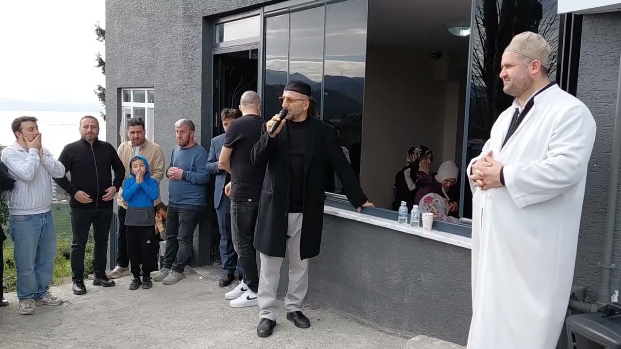 OF CUMHURİYET MAHALLESİ'NDEN HAKAN ALTUN'UN CENAZE TÖRENİ