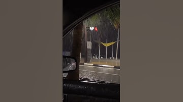 (هو الذي يريكم البرق خوفًا وطمعا وينشئ السحاب الثقال)القارئ : هزاع البلوشي