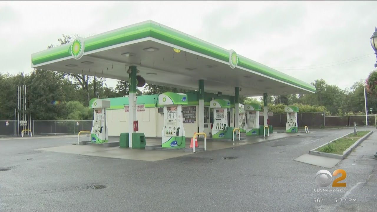 Worker injured after shooting at Long Island gas station - YouTube