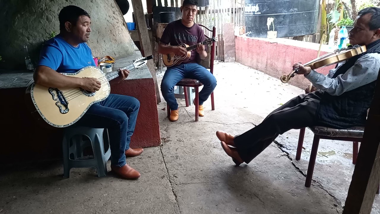 Mi padre campeon, trio cantar serrano