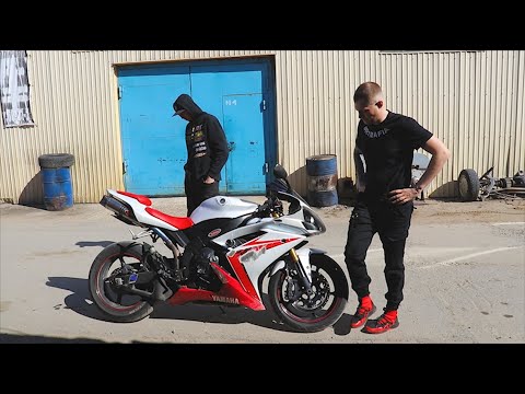 Video: Yamaha YZF-R1 Agostini-replica wordt geveild