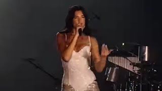 Dua Lipa Performing The Viral Levitating X Woh Ladki Jo Mashup At Mumbai Concert dualipa india
