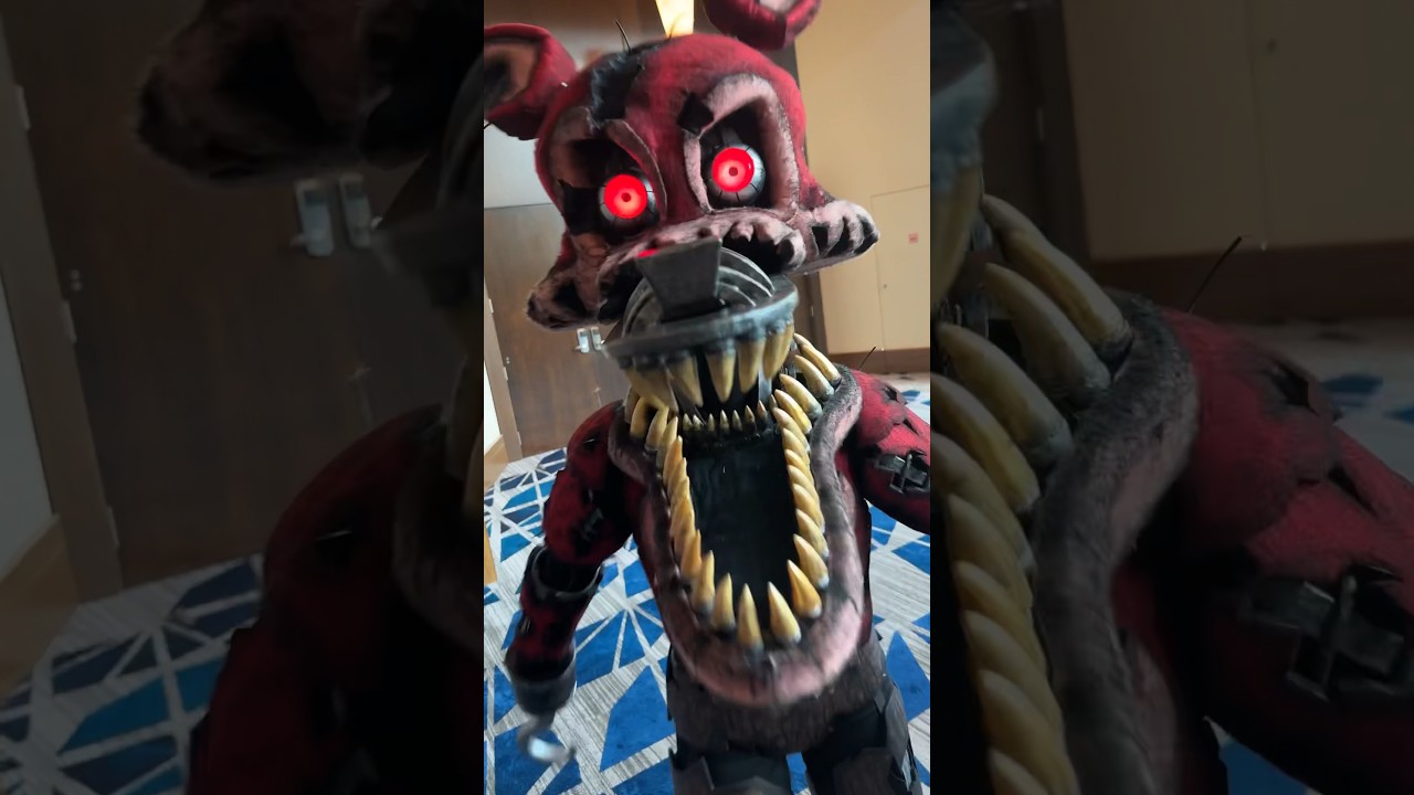 🦊 Amazing Five Nights at Freddy’s Cosplay! #shorts #shortsfeed #fivenightsatfreddys #fnaf