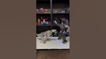 Megatron & Grimlock battle it out #transformers #megatron #grimlock #robot #dinosaur #war #fun #cool