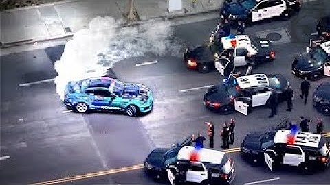 NFS Most Wanted with 100+ cops in a single chase