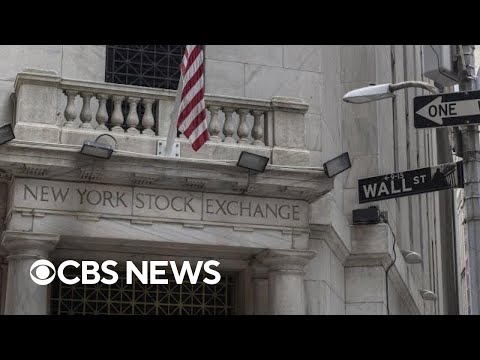 Stocks close higher as banking fears subside