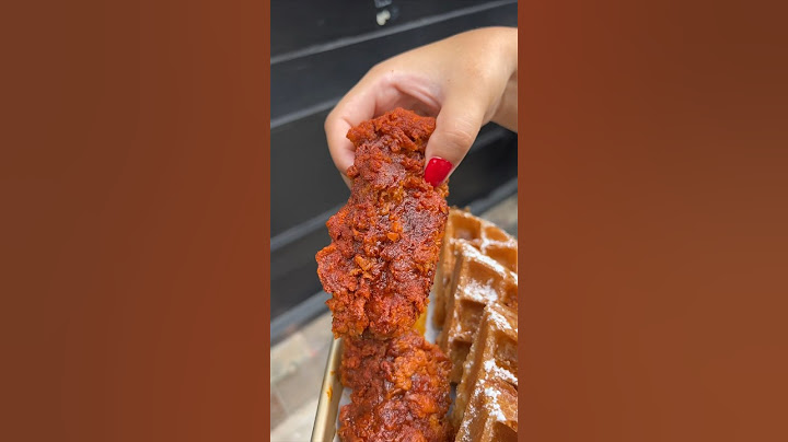 You NEED these HOT FRIED CHICKEN & WAFFLES at Namkeen in Brooklyn, NYC! 🍗🧇🔥 #DEVOURPOWER