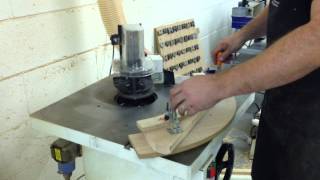 groove cutting on the spindle moulder