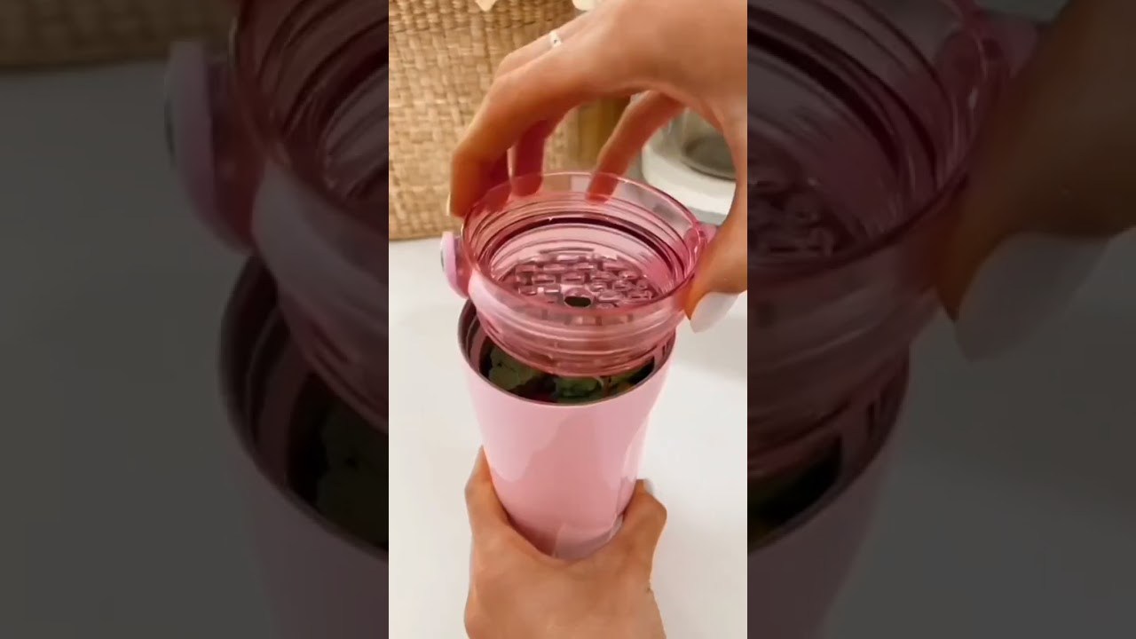 The ✨new✨ multi-shaker from @bru.mate._ is cup holder friendly, insulated, & works for any drink!