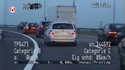 Gestolen BMW crasht na achtervolging met 200 km/h