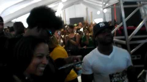 Questlove and Black Thought (Live @ The Roots Picnic 09)