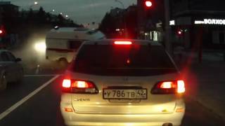 Скорая помощь в Кемерове протаранила два автомобиля Скорая помощь в Кемерове протаранила два автомобиля