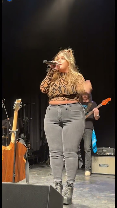 Priscilla Block “Thick Thighs” #tiktok #countrymusic #concert