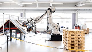Paletten produzieren mit einem Roboter - RN4017 Palettenfertigungsroboter
