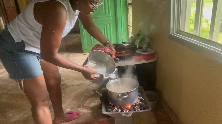 LET'S COOK COW FOOT PEPPER SOUP WITH GREEN PLANTAIN FUFU😋 ON THIS CLOUDY DAY IN MARSHALL, LIBERIA🇱🇷