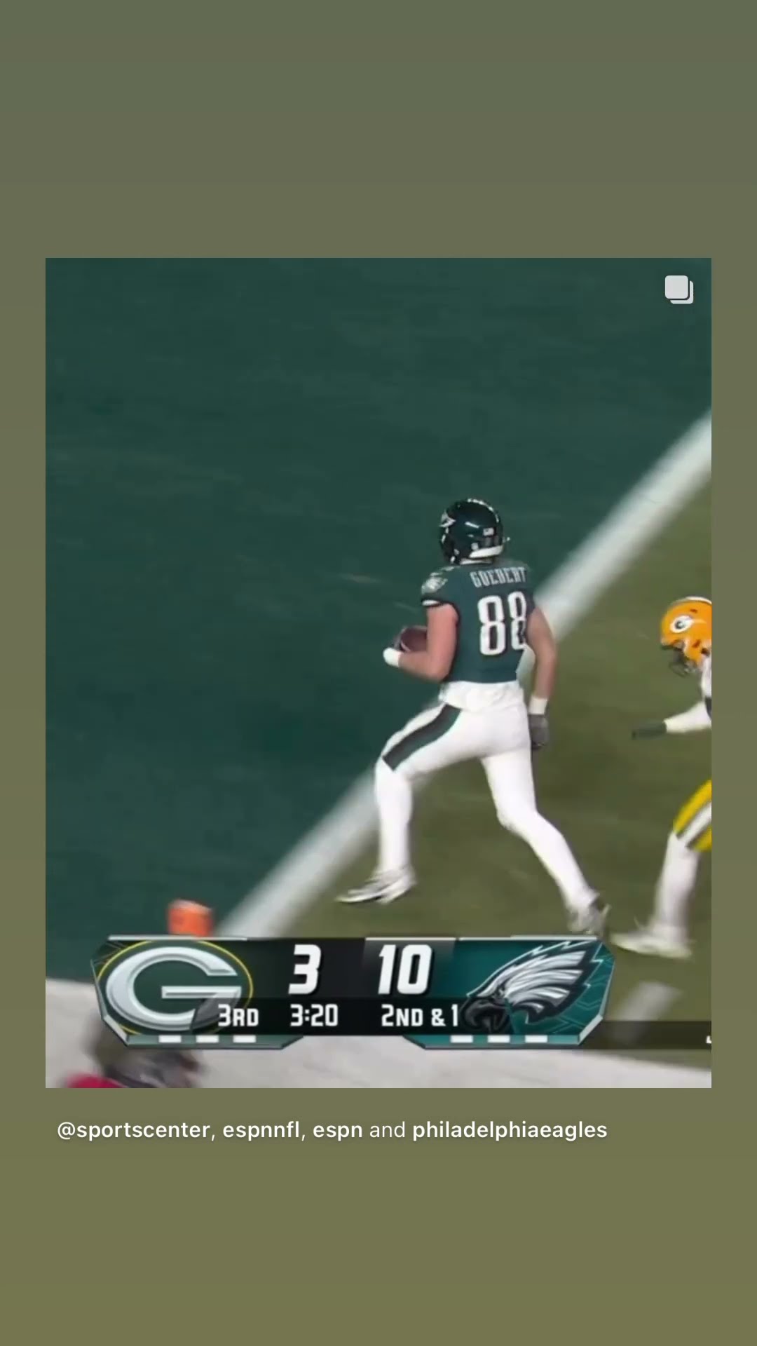 Still on his feet #hoodnews #eagles #NFL #DallasGoedert #td #football #omg #how #wow #sports #team