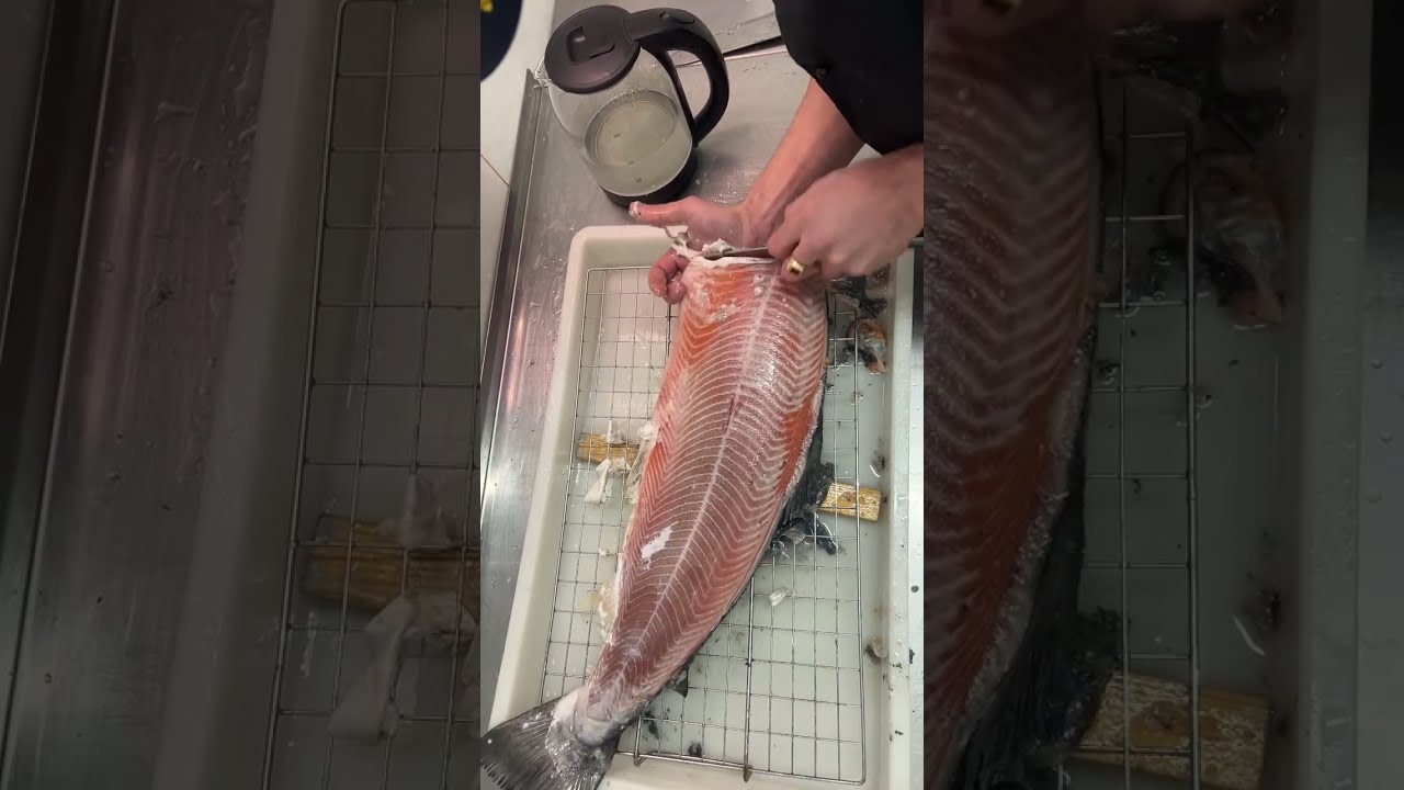 Как снять кожу у рыбы кипятком? Уроки копчения для секретной группы ВЯЛИМ И КОПТИМ 