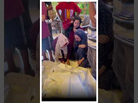 دموع وحزن خلال وداع الفلسطينيين الذين ارتقوا بغارات الاحتلال على منطقة معن شرق خانيونس