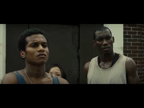 Gran Torino [2008 Clip] - Was habt ihr Bimbos vor?