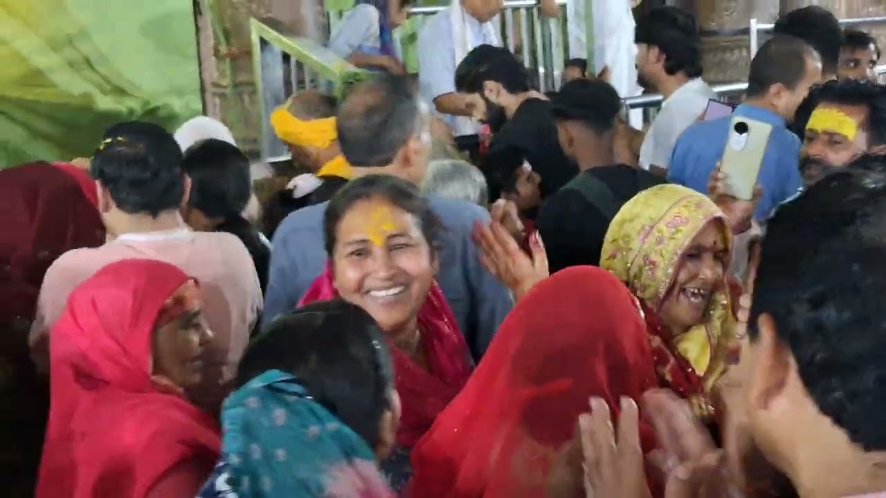 राधा रानी मंदिर मंगला में कान्हा को ताने मारती है 