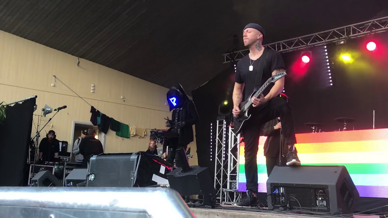 Smash Into Pieces- Superstar in me