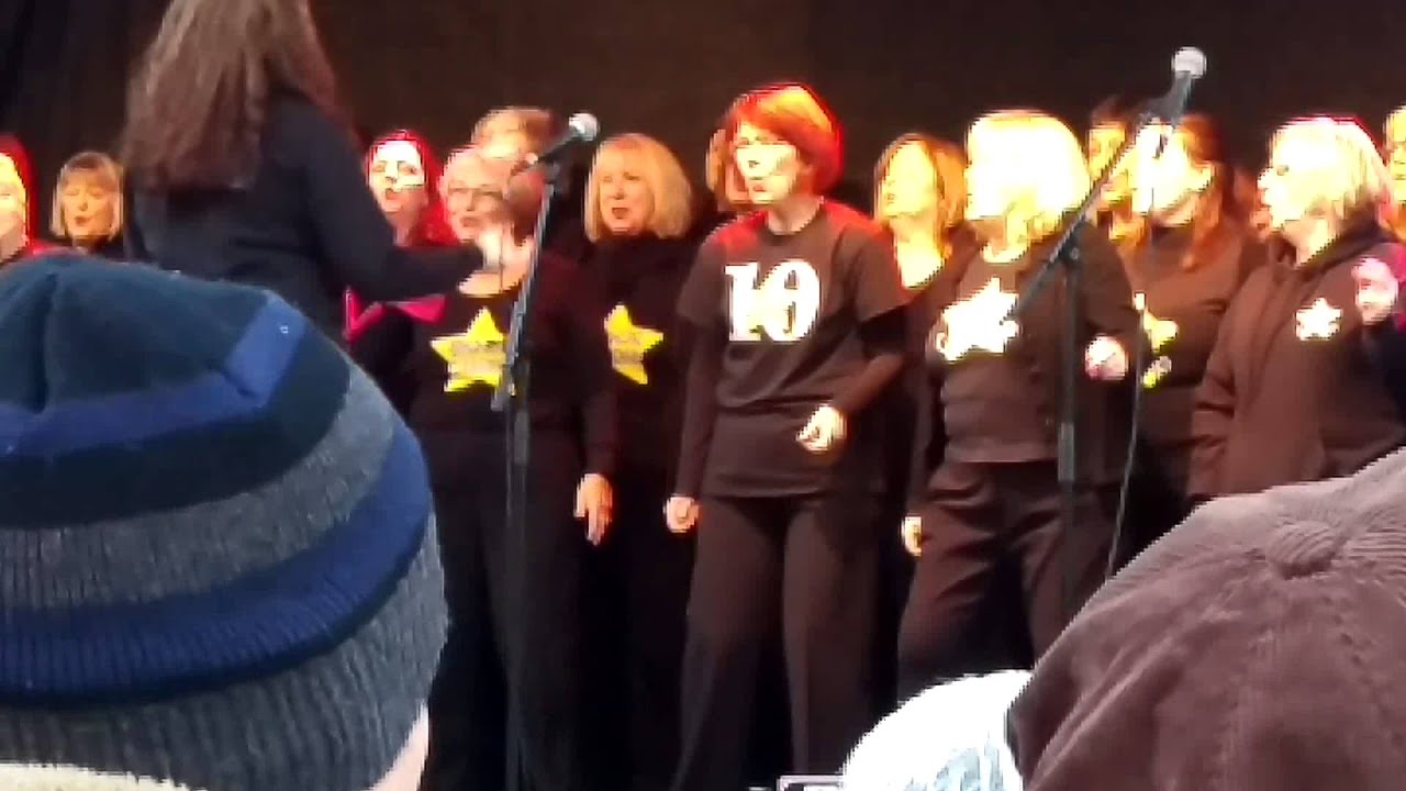 Edinburgh Christmas lights switch on(3) YouTube