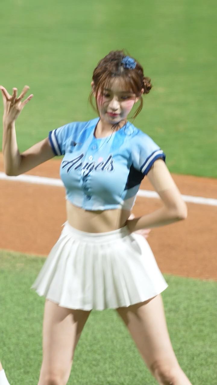 ピッタリユニで踊る李珠珢 (Lee Ju-Eun) 이주은 Fubon Angels #台湾