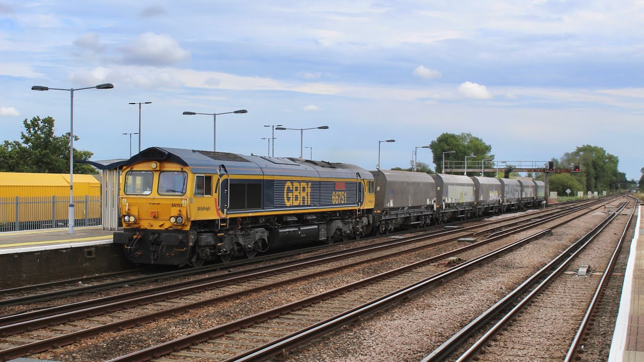 GBRf 66751 passes Paddock Wood working 6O86 - 5/9/22 - YouTube