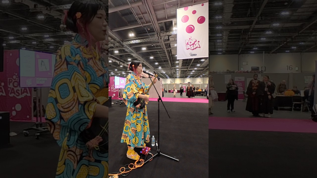 My first performance in UK🇬🇧 Thank you for listening🥰 MCM Comic Con London🇬🇧 2025