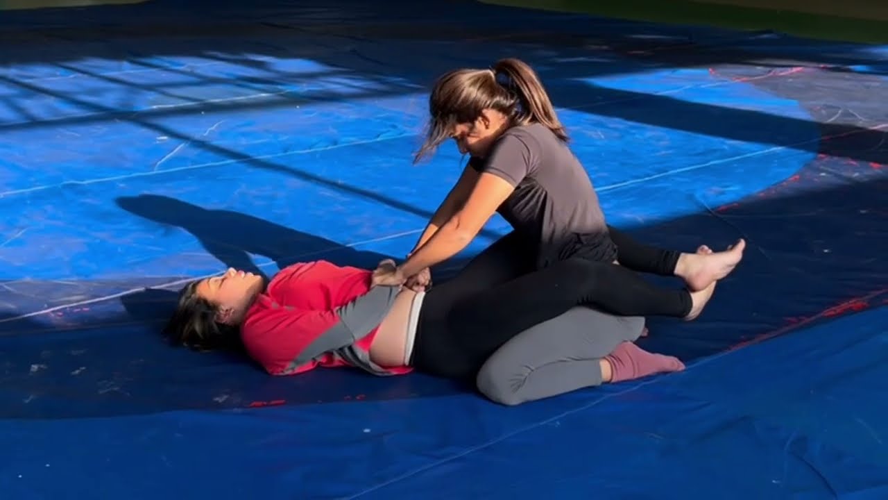 Preeti vs riya submission wrestling challenge 😁😁