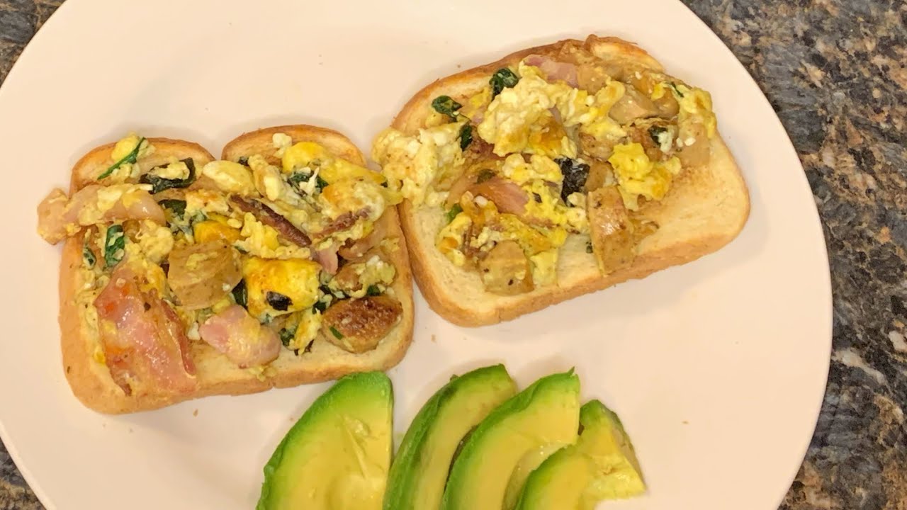 #desayuno  saludable huevos revueltos con #bacon y salchichas 😋🧑‍🍳