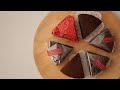 濃厚なのに軽いガトーショコラと三角ラッピング | Rich Chocolate Cake