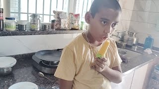 Aarush mango🥭 ice cream kha raha hai🍨