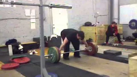 Pat tries a 120kg snatch