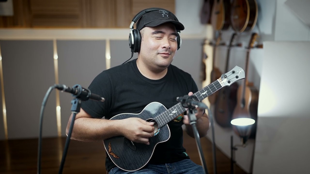 Ance Studious ALL_BLUES バングル　0707 The Ukulele Site | aNueNue Black Whale Maple/Cedar/Rosewood Tenor